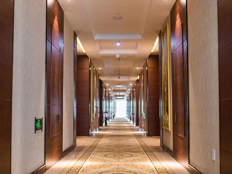 Vienna International Hotel Zhangjiajie Tianmen Mountain Exterior photo